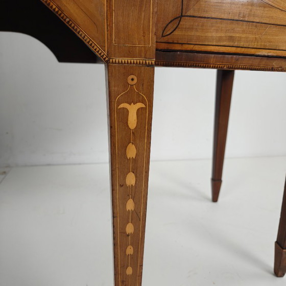 Image 1 of Engels dressoir in Georgische Revival-stijl – begin 19e eeuw