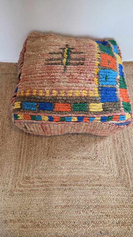 Vintage Berber Poef Handgemaakt In Marokko – Hockers en poefs, Wool (photo 4 of 7)