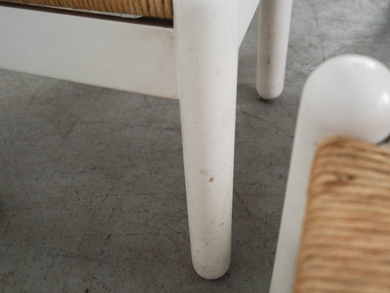 Image 1 of Conjunto de cuatro sillas de madera de haya, diseño italiano, década de 1980, fabricadas en Italia.