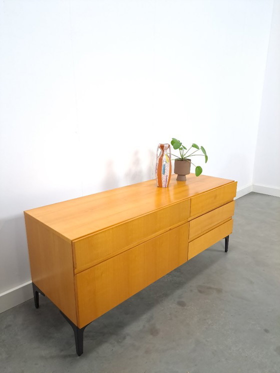 Image 1 of Mobile TV impiallacciato con cassetti e gambe in acciaio nero