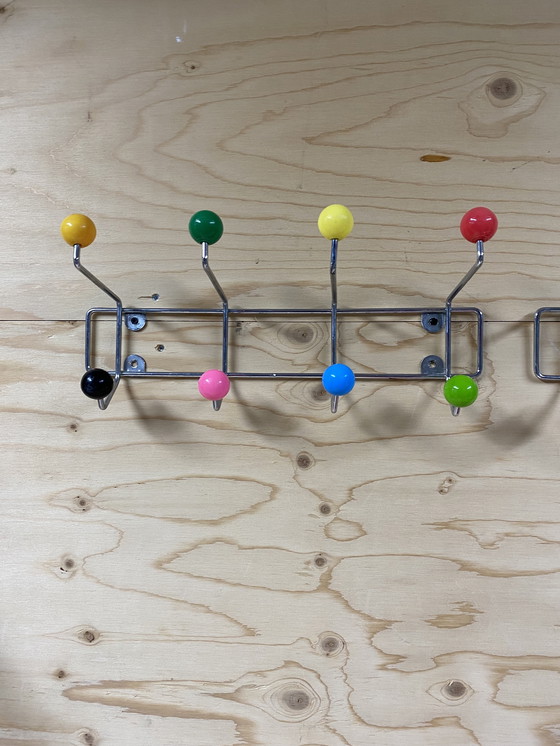 Image 1 of Appendiabiti retrò a forma di palla Appendiabiti retrò a forma di palla Appendiabiti Sputnik