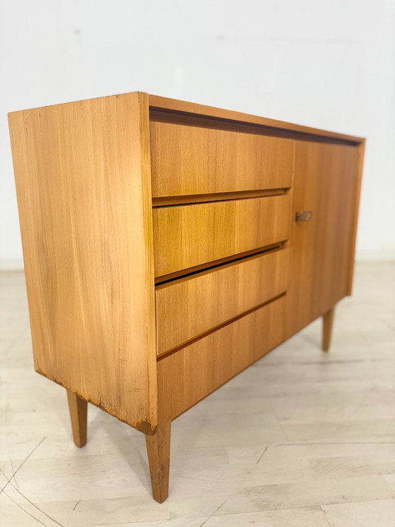 Image 1 of Commode uit het midden van de vorige eeuw / commode uit de jaren 60 / vintage dressoir