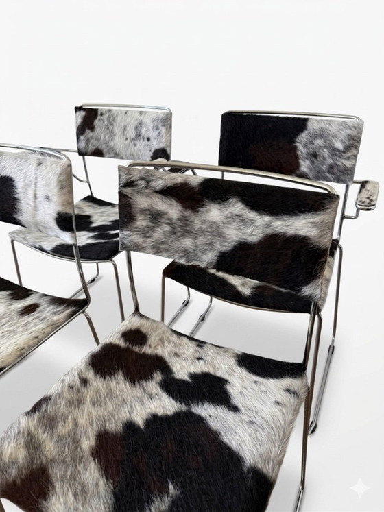 Image 1 of 4 unieke koeienvel stoelen 
