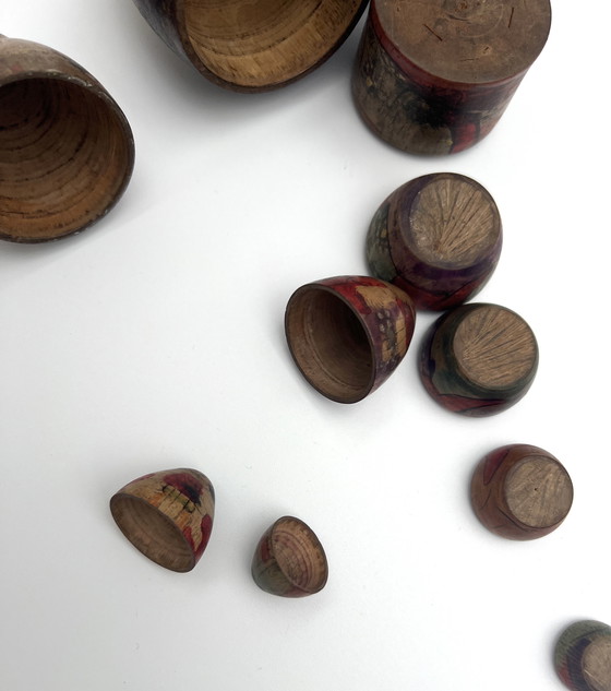 Image 1 of Seltene antike Matroschka-Puppe aus handgedrechseltem Holz – komplett mit allen inneren Figuren.
