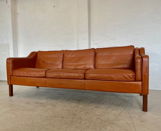 Image 1 of Mid Century Vintage Danish Mogens Hansen 3 Person Sofa in Cognac Leather (Canapé 3 personnes en cuir cognac)