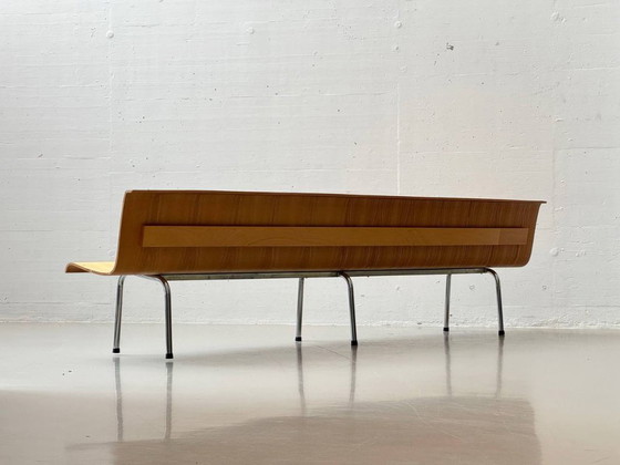 Banc en hêtre moulé stratifié avec piètement en tube d'acier, années 1960 – &Tradition, Wood (photo 12 of 18)
