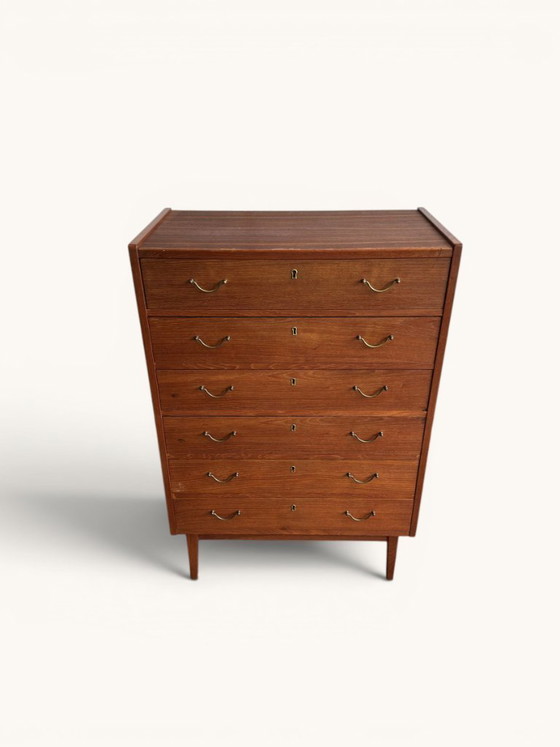 Cómoda danesa antigua "Tallboy" de teca con tiradores de latón. – Wood, Brass (photo 6 of 11)