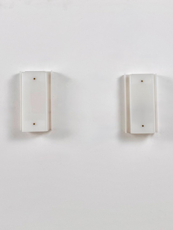 Image 1 of Een paar vintage Perspex wandlampen, Italië, 1970