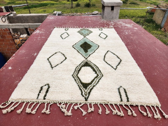 Image 1 of Handcrafted Beni Ouarain Moroccan Rug 300x202cm – Premium Wool Berber Carpet – Ivory with Green Diamond Geometric Design