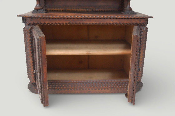 Image 1 of Aparador antiguo de arte vagabundo