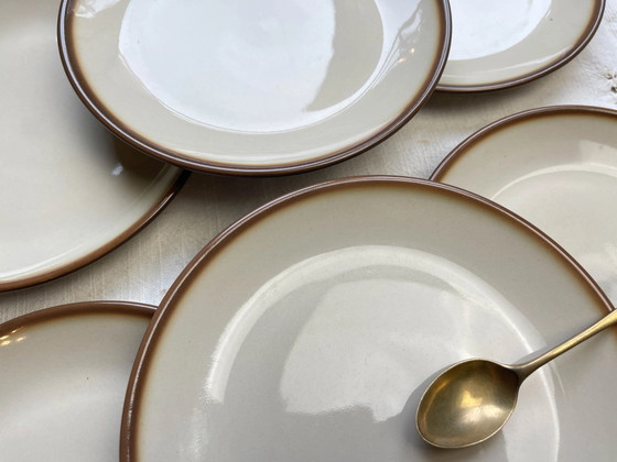6 Small vintage beige brown earthenware plates – Crockery, Rustic (photo 6 of 7)