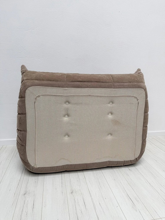 Image 1 of Originales Ligne Roset Togo 2-Sitzer-Sofa von Michel Ducaroy, taupefarbener Alcantara, 1995