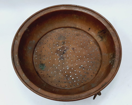 Image 1 of Colador o recipiente para colar de cobre antiguo