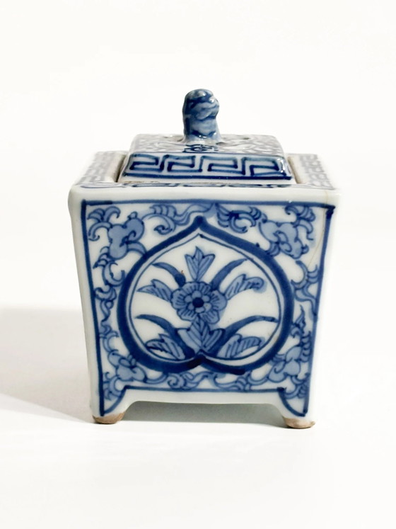 Petit potiche en porcelaine chinoise peinte à la main des années 1950 – Vases (photo 9 of 10)