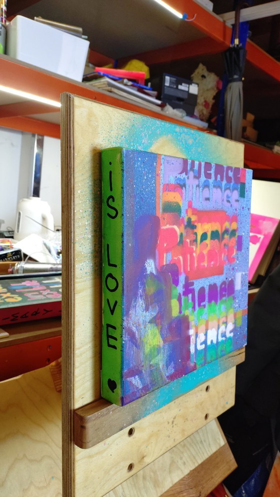 Image 1 of Is liefde - visuele filosofie met behulp van acrylverf, graffiti en sjablonen