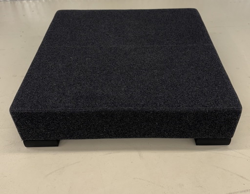 Otomana WITTMANN – 100×100 – Fieltro de lana – Calidad superior austriaca