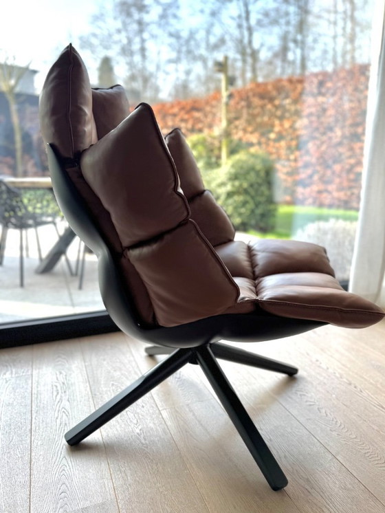 Image 1 of B&B Italia - Husk draaibare fauteuil en voetenbank