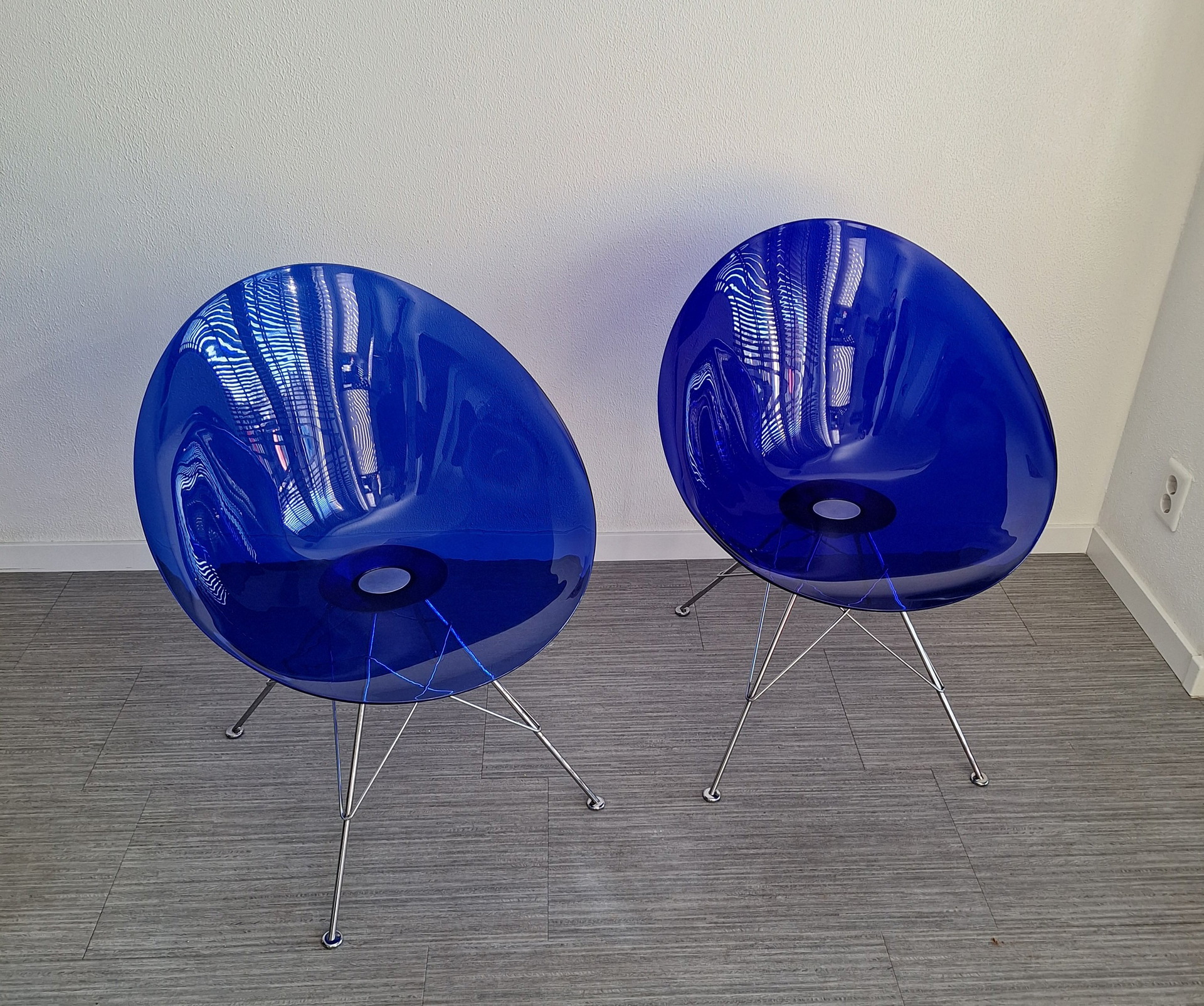Kartell - Save up to 80% by buying second-hand | P2 | Whoppah Kartell - Save up to 80% by buying second-hand | P2 | Whoppah
