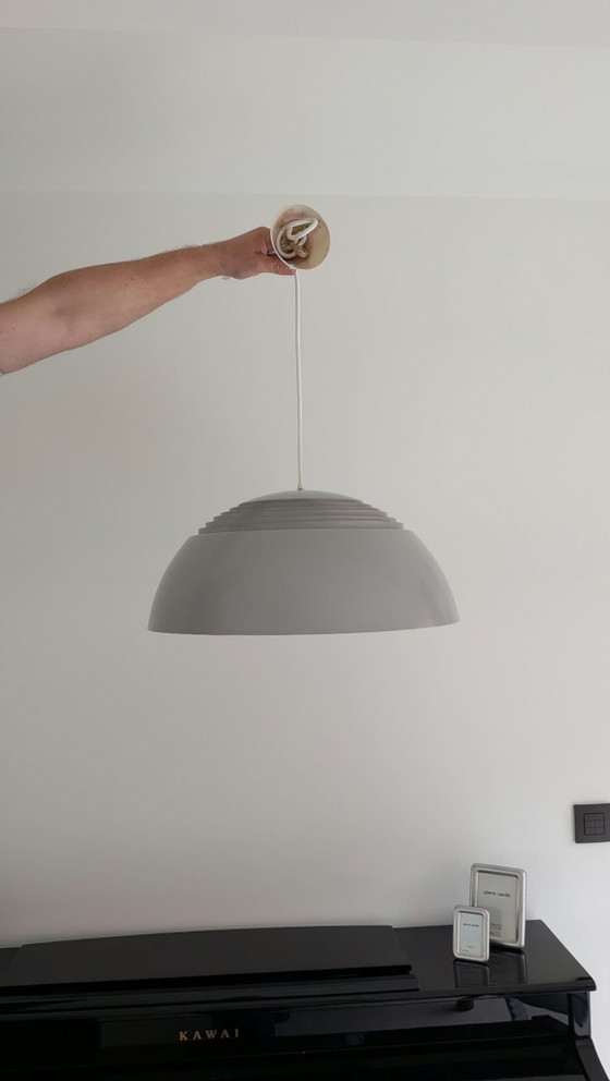 Louis Poulsen AJ Royal Arne Jacobsen, Beleuchtung, Metall, Grau (Foto 2 von 7)