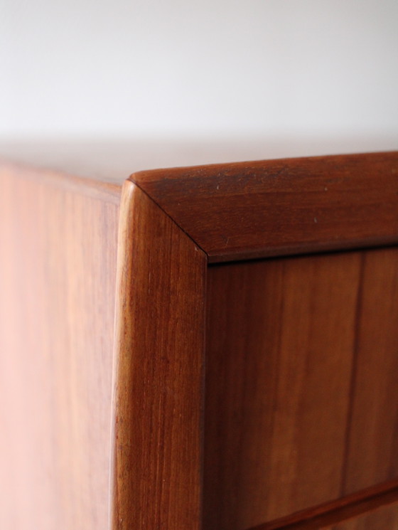 Image 1 of Vintage Deense brede ladekast in teak