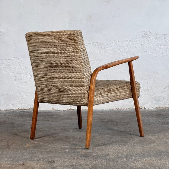 Image 1 of Een paar eikenhouten fauteuils uit de DDR, geschikt voor renovatie, 1960