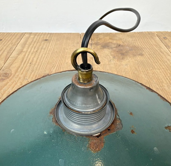 Lampada industriale smaltata verde, anni '50 – Lampade a sospensione, Ferro (photo 14 of 16)