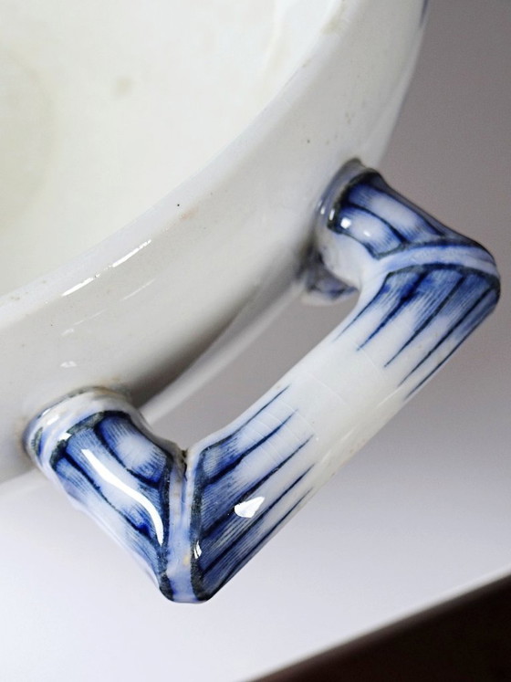 Image 1 of Sarreguemines fine earthenware tureen, Carmen pattern, blue decoration, 19th-20th century