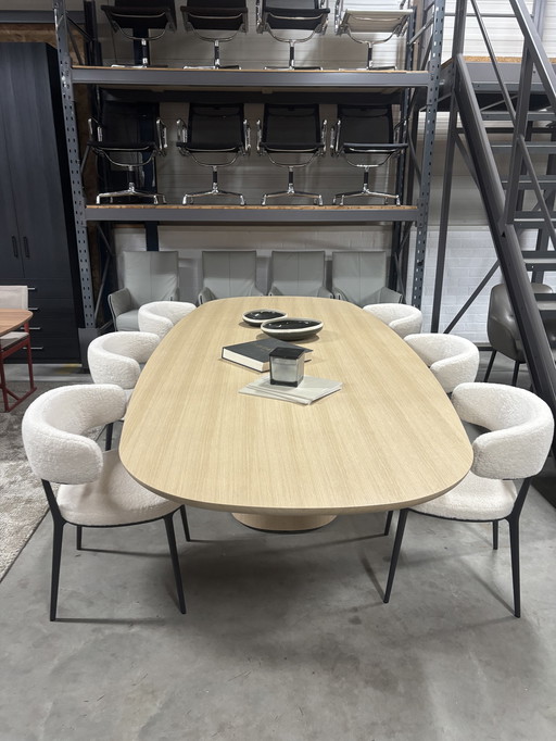 Maxalto / B&B Italia Caratos dining chairs Milo 200 Alpaca