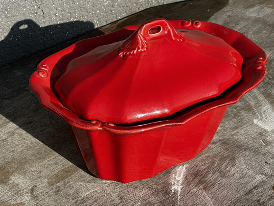 Image 1 of Grote rode keramische terrine jaren 50