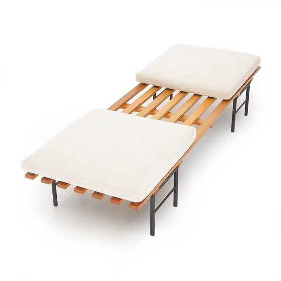 Image 1 of Panca con doghe in legno e cuscini, anni '60