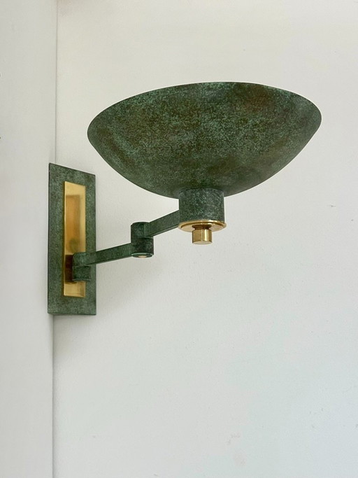 Vintage verstelbare hoekwandlamp van messing met een groenbrons patina, Frankrijk, 1970 – wandlampen, Brass