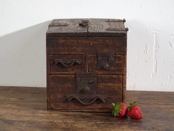 Cassettiera giapponese antica piccola con cassetti – Giappone, circa 1900 – Cassettiere (photo 40 of 40)
