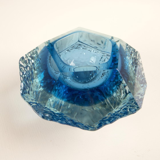 Sculptural submerged glass ashtray by Gianfranco Mandruzzato Murano 1970 – Table accessories (photo 18 of 21)
