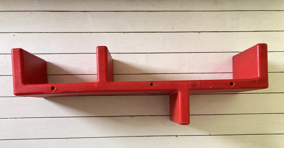 Image 1 of Étagère Serpent Rouge conçue par Adriano Baldanzi et Alessandro Novelli.