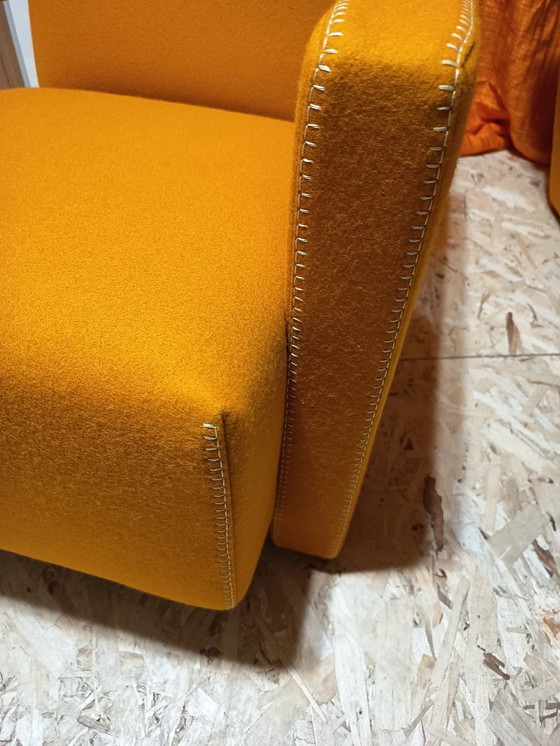 Image 1 of CASSINA Paire de fauteuils Utrecht 637 NEUF 2026 en laine KVARD Moutarde par Gerrit Rietveld