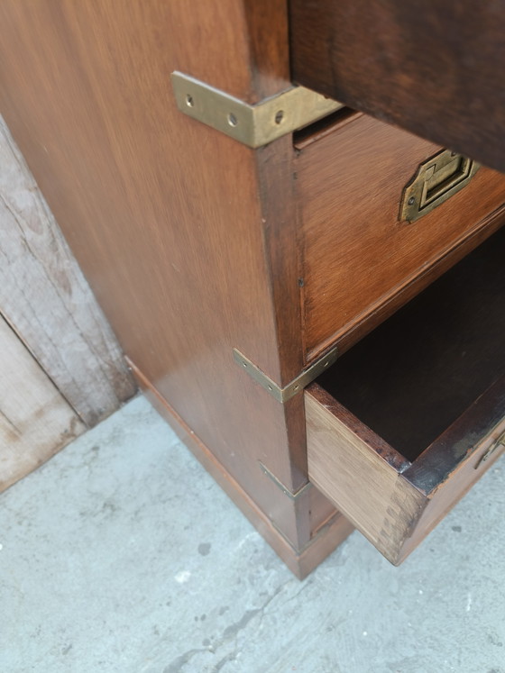 Cassettiera da scrivania antica vintage della Marina Militare Inglese – Scrivanie, Leather, Wood (photo 11 of 15)