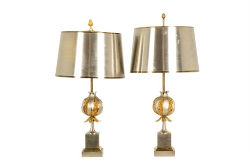 Maison Charles. Paar bronzene „Granatenlampen“. 1970er Jahre.