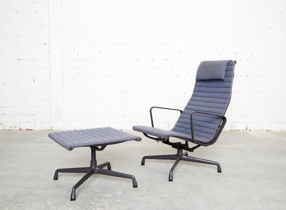 Charles & Ray Eames Stoel EA124 & Ottomane EA125 voor Vitra/Herman Miller – Verstelbare relaxstoel, Textiel (photo 2 of 20)