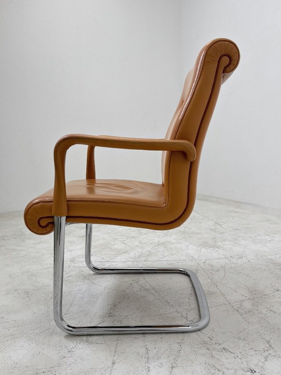 Image 1 of Poltrona Frau Forum