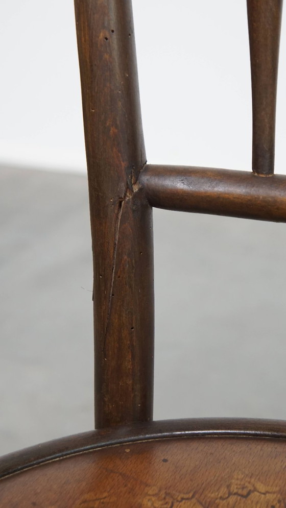 Image 1 of Bistrostuhl im Stil von Thonet mit schönen Schnitzereien im Sitz
