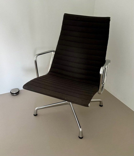 Sedia Vitra Eames in alluminio EA 115|116 - Icona del design in condizioni perfette – Sedie girevoli, Textile (photo 5 of 7)