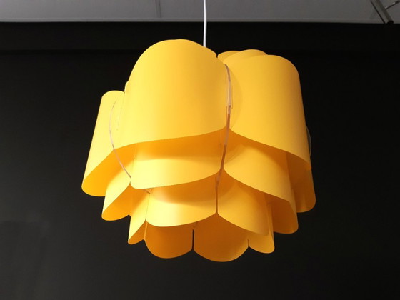 Image 1 of Hoyrup Jasmine bouwpakket, Vintage kunststof gevouwen lamellen hanglamp door Lars Eiler Schiøler, Deens design, mcm pvc lamellen