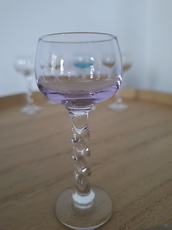 Image 1 of Set van 6 Vintage Likeurglazen – Regenboog Kleuren – Gedraaide Steel – 10 cm