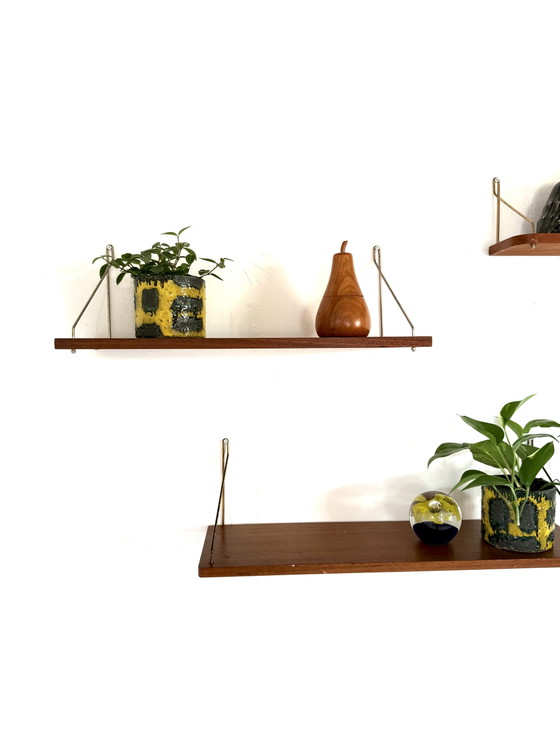 Set of 3 Danish teak & brass wall shelves ‘60 – Shelving unit, Wood (photo 5 of 10)