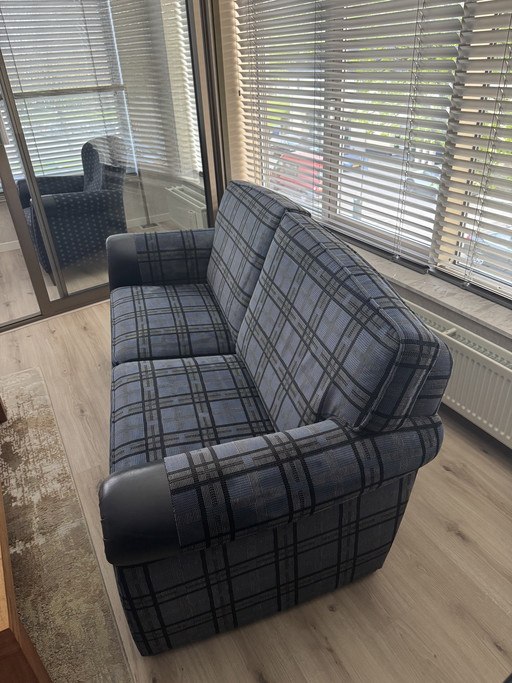 Bequemes 2-Sitzer-Sofa