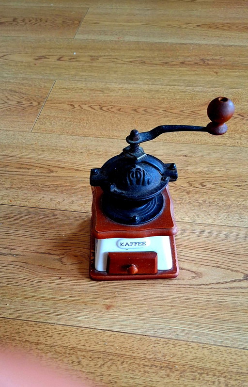 Moulin à café allemand antique "Kaffee