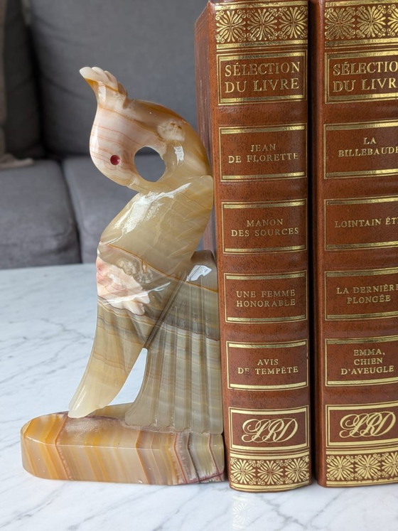 Superb Pair of Vintage Solid Onyx Bookends, Parrots, Decorative Objects, Stone, Creme (photo 5 of 11)