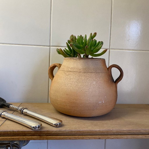 Olla antigua de gres con asas