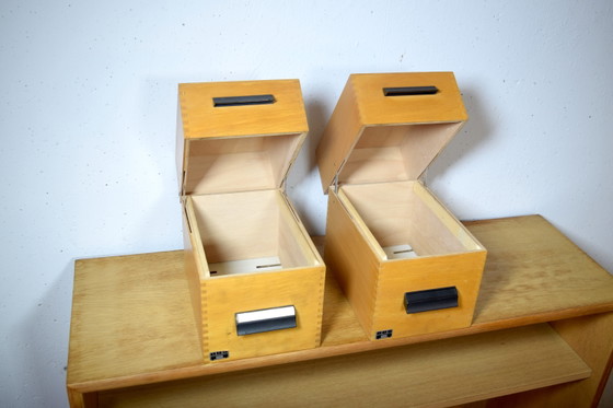 Image 1 of Set van twee vintage indexkaartendozen van BUS. Houten indexkaartendoos.