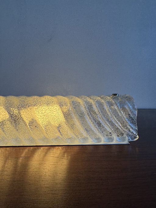 Elegant Vintage Wall Lamp – Textured Ribbed Glass Beauty